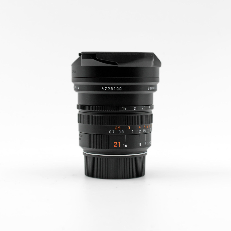 Leica 21mm f/1.4 Summilux-M Aspherical Manual Focus Lens (Black)